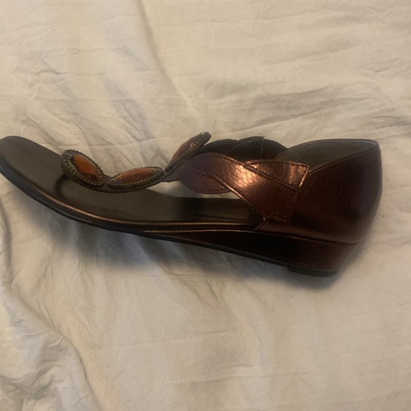 Copper coloured slip on sandals - Picture 3 of 6